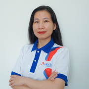לואונג ת'וי מי (אנדריאה)  - מנהיגת צוות